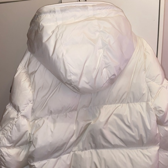 Size 4 moncler - Picture 3 of 5
